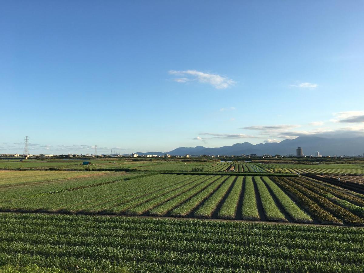 شقة 啾 gi 民宿 河畔 館 宜蘭 m 結 8 到 14 a bo 棟 民宿 Yilan المظهر الخارجي الصورة